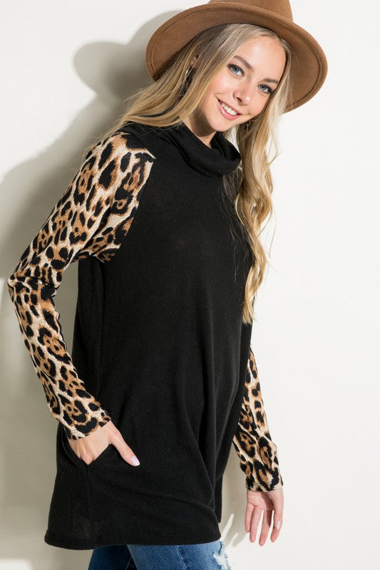 BRUSHED HACCI CHEETAH PRINT AND SOLID MIXED TOP