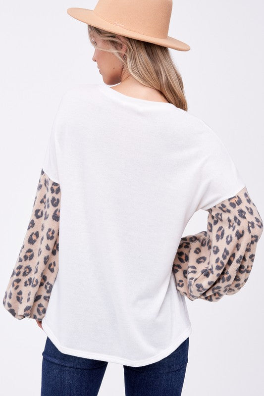 PLUS ANIMAL MIXED VOLUME SLEEVE TOP